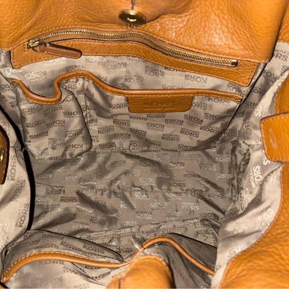 Micheal Kors Brown Leather Shoulder Bag - Picture 13 of 13